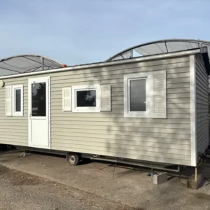 Mobil home Taithi 7x3 de segunda mano con 2 habitaciones y aire acondicionado